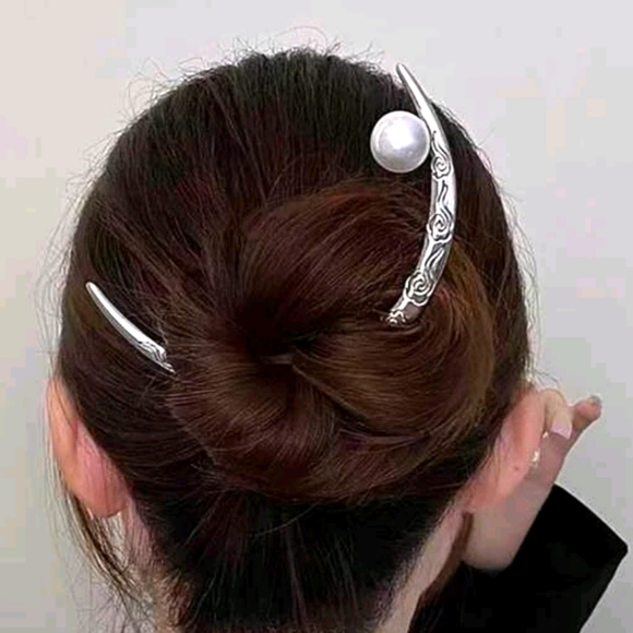 Accessories - Pearl Moon Hair Accessory
